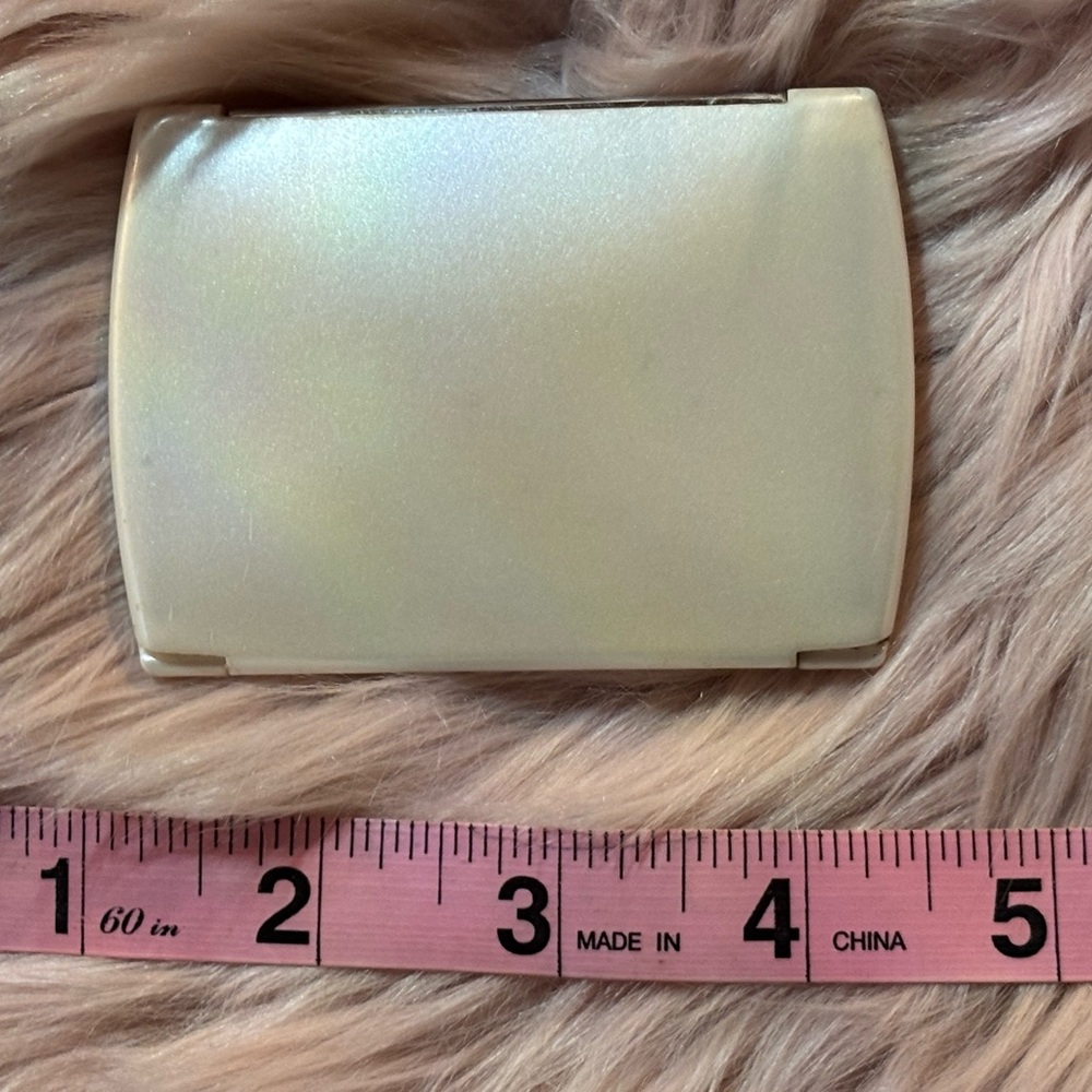 💎💎RARE… Swarovski Crystal-Embellished White and Gold Vintage Compact Mirror💎💎 - Picture 9 of 11